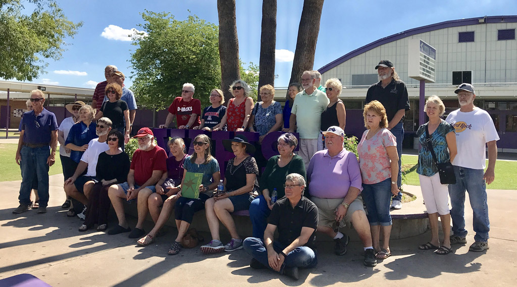 Group photo of those who went on the tour